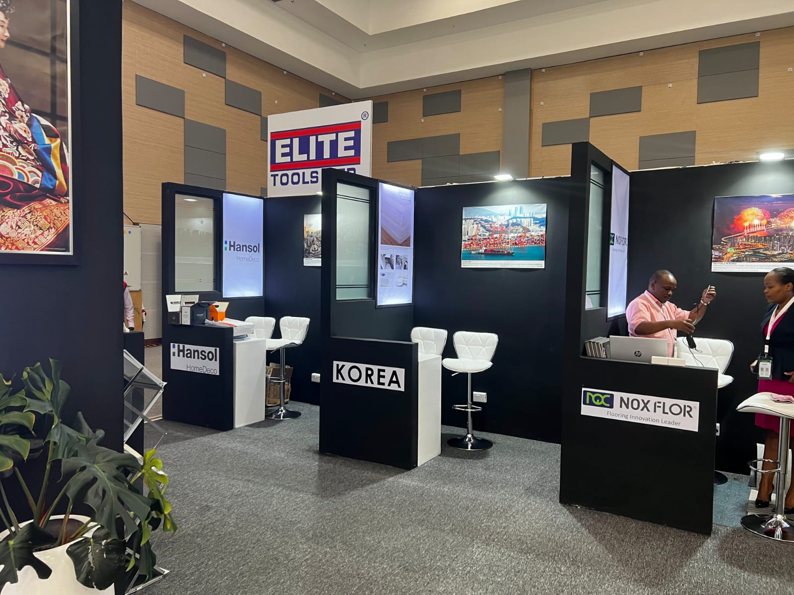 elite stand